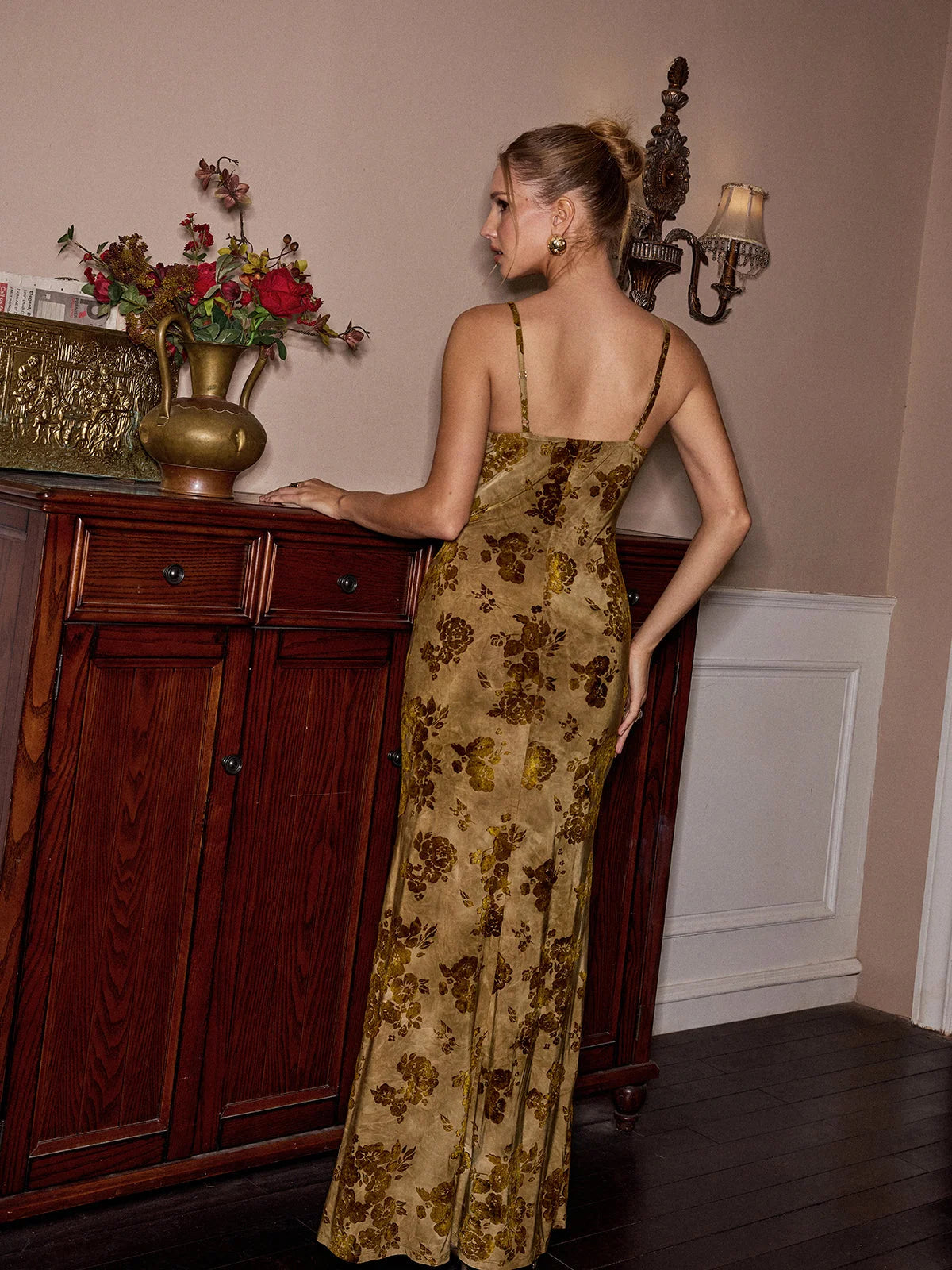 2026 Spring Summer Women Fashion Elegant Party Long Dress Retro Flower Flocking Process Spaghetti Strap Backless Slim Dress